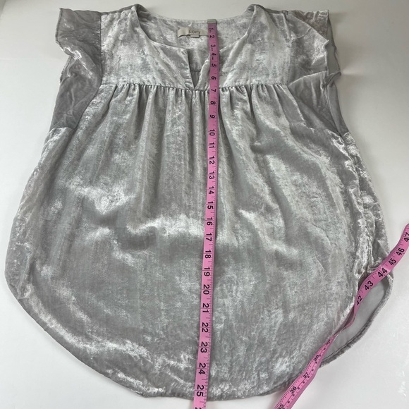 Loft Shirt Womens Size Small Gray Velour Short Sleeve VNeck - Picture 6 of 7
